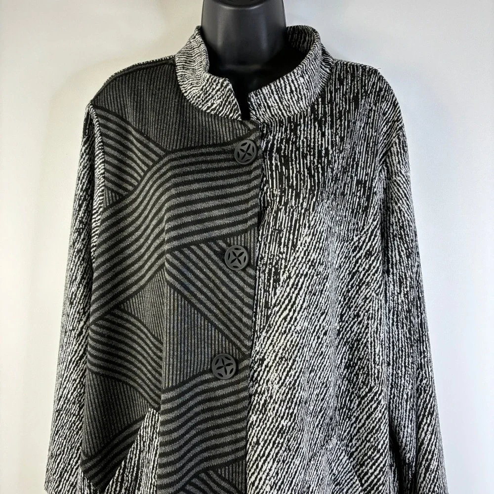 Ali Miles Womens 2X Black White Geometric Abstract Button Front Mock Neck Jacket